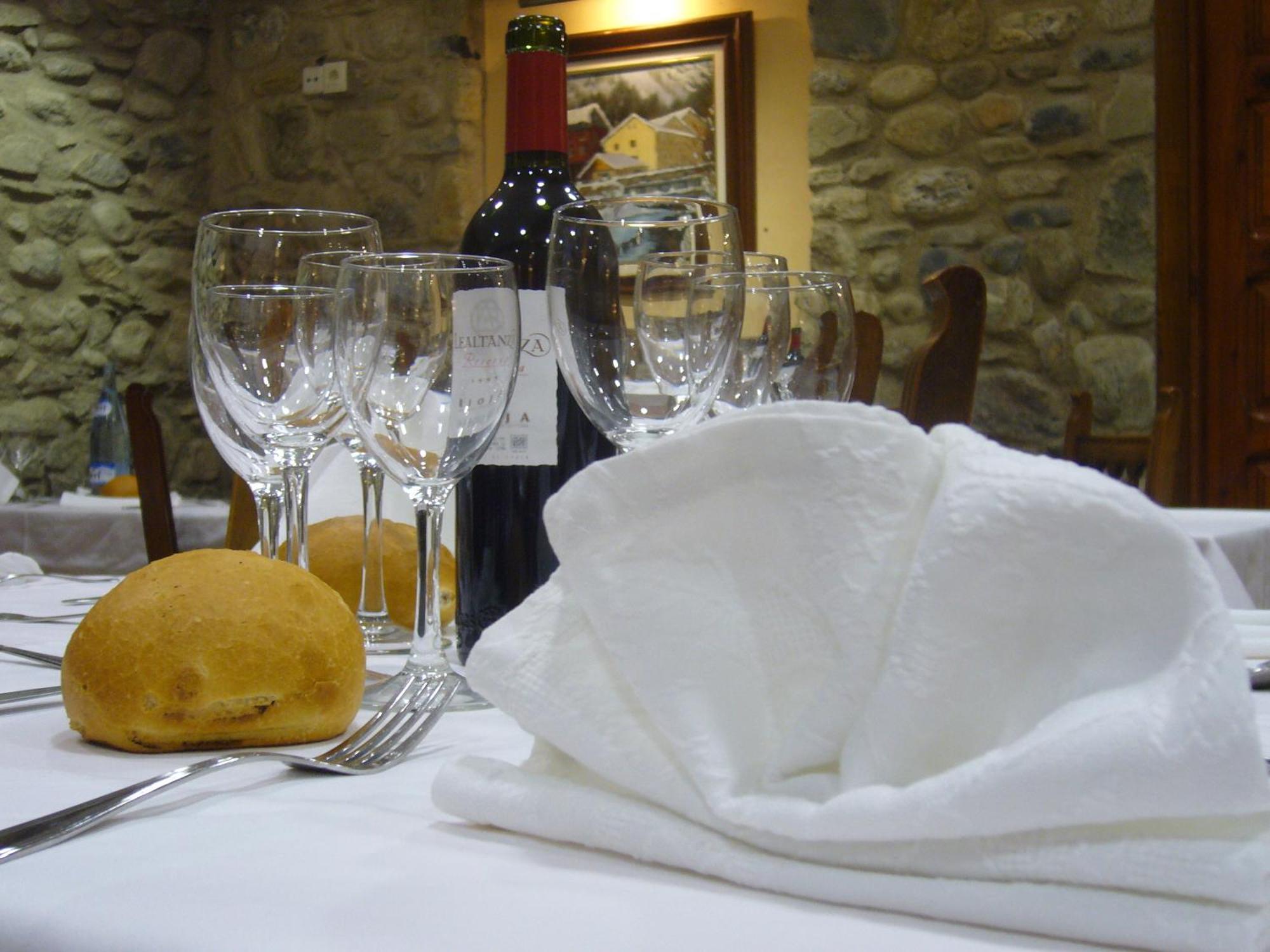 Tres Picos Hotel Eriste Exterior photo